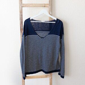 GAP STRIPE VNECK SWEATER NAVY WHITE SZ M